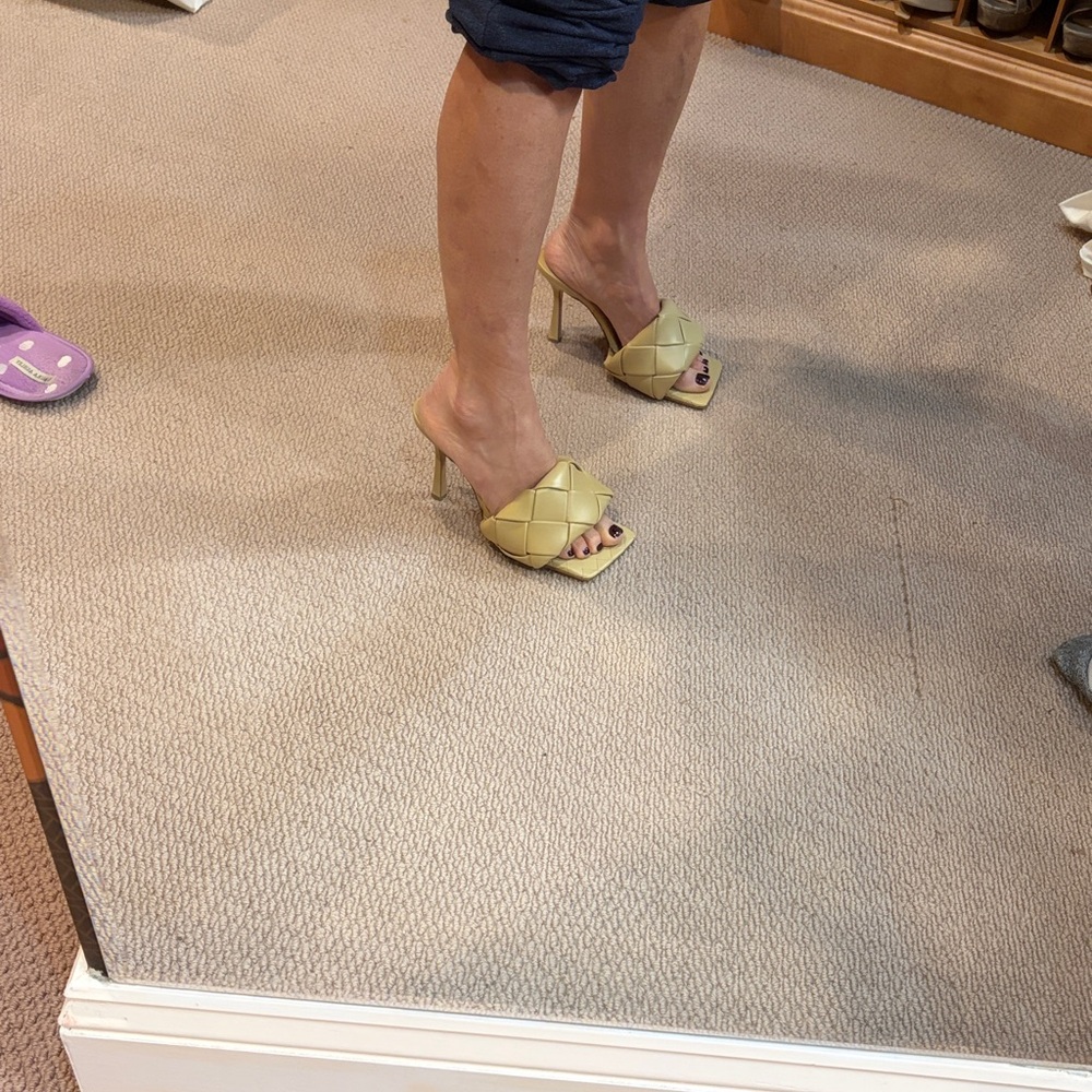 Bottega Veneta Women's butter cream Quilted Heeled Sandals - Picture 6 of 6